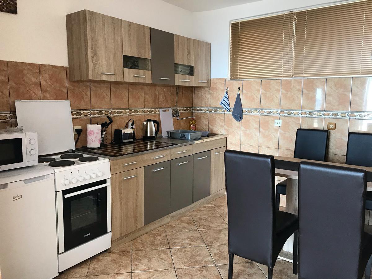 Apartment Jana Улцин Екстериор снимка