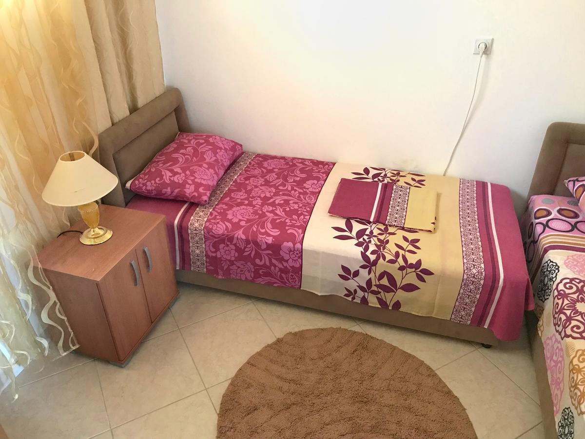 Apartment Jana Улцин Екстериор снимка
